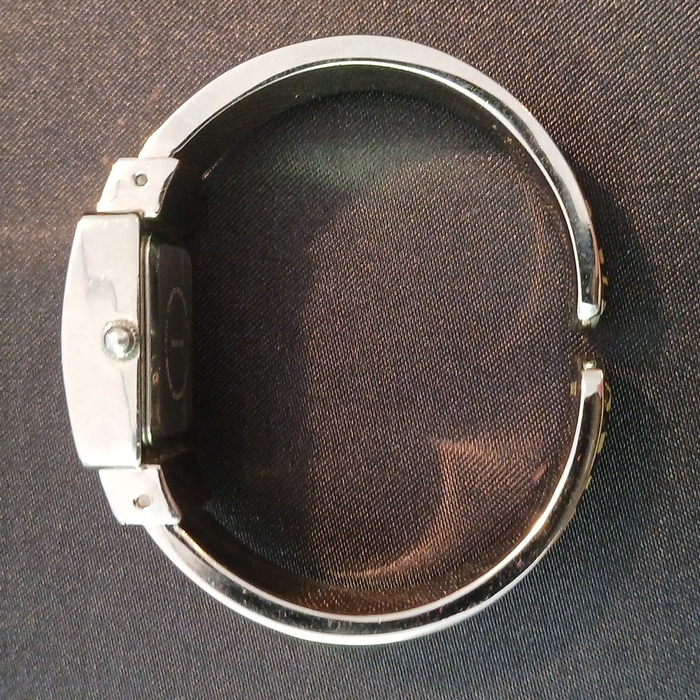 Fada Ind~Quartz Watch~Silver Tone~ Zebra 🦓 Stripe Cuff Band - Picture 12 of 17